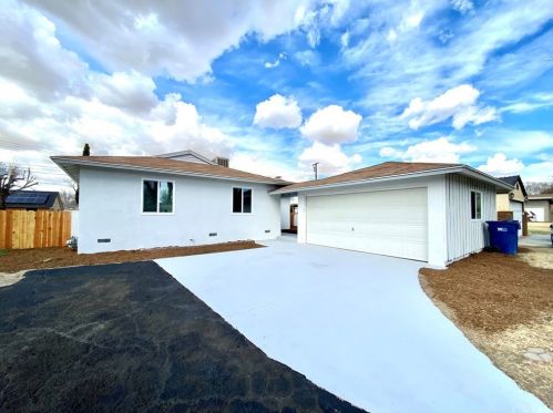 1429 Jenner St, Lancaster, CA 93534-2122