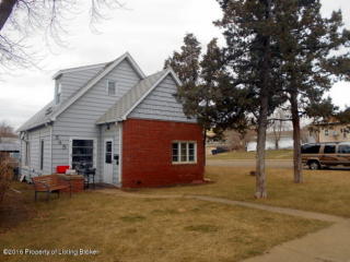 545 1st Ave, Dickinson ND  58601-4432 exterior
