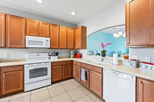 14322 Manchester Dr, Naples FL  34114-8626 exterior