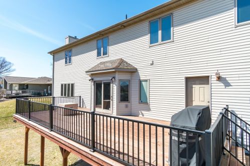 5230 Creekside Pl, La Crosse WI  54601-2296 exterior