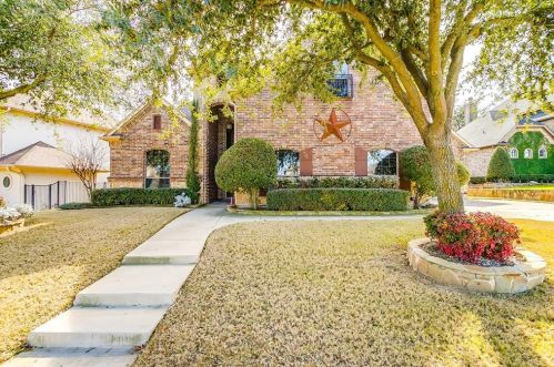 13744 Old Oaks Dr, Burleson, TX 76028-3210