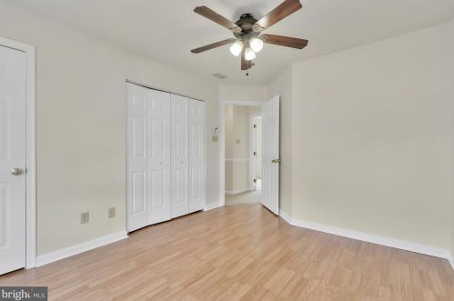 6 Terry Ct, New Castle DE  19720-7697 exterior