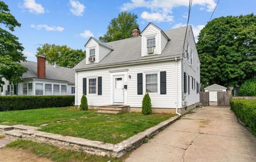 33 Myrtle Ave, Warwick, RI 02886-3109