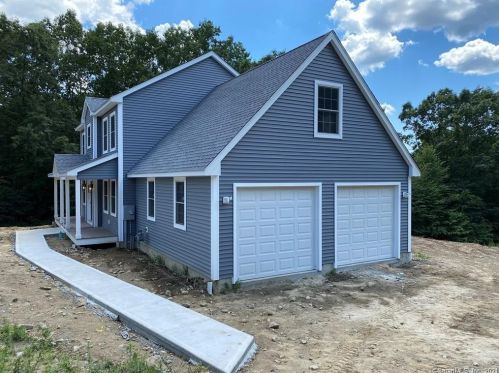 63 Daniels Ave, Waterford, CT 06385-2629