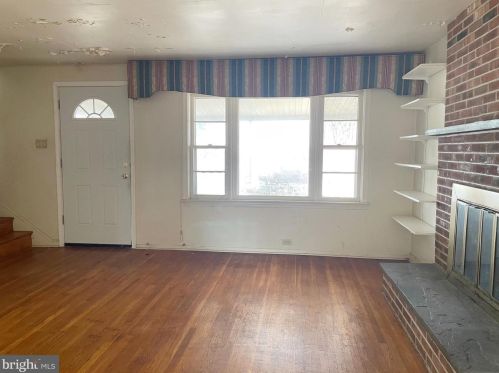 34 Oxford Cir, Norristown, PA 19403-2939