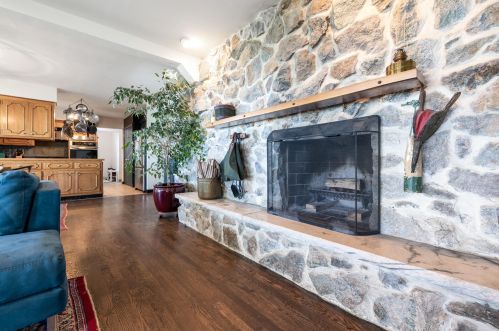 13328 Lakewood Dr, Thiensville WI  53097-2409 exterior