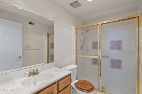 2396 Elmdale Ave, Simi Valley CA 93065-2509 exterior