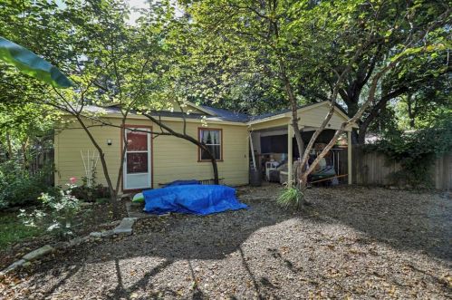 707 Main St, Waxahachie TX  75165-3233 exterior