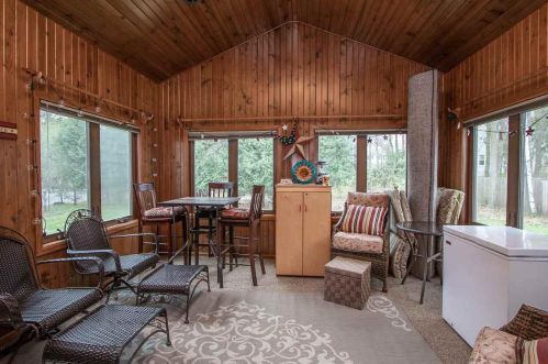 2084 Wintergreen Ct, Green Bay WI  54304-1946 exterior