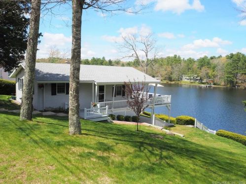 27 Bennett Cir, Norwich, CT 06384-1705