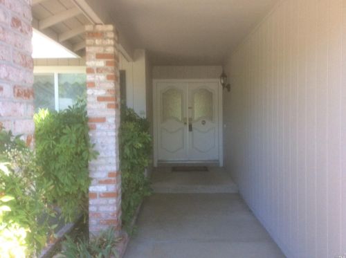 7601 Oak Leaf Dr, Santa Rosa, CA 95409-6211