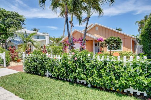 323 7th Ave, Delray Beach FL  33483-5555 exterior