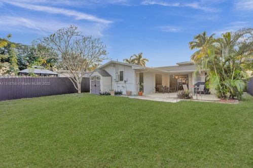 2003 37th Ave, Hollywood FL  33021-4320 exterior