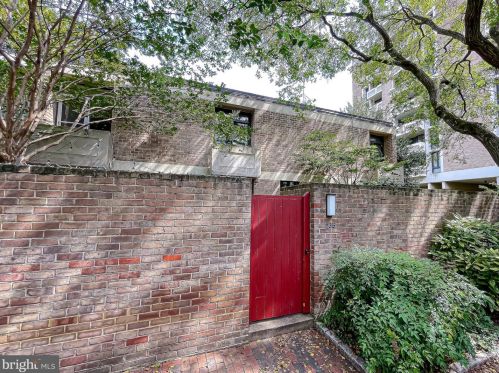 1235 4th St, Washington, DC 20024-2307
