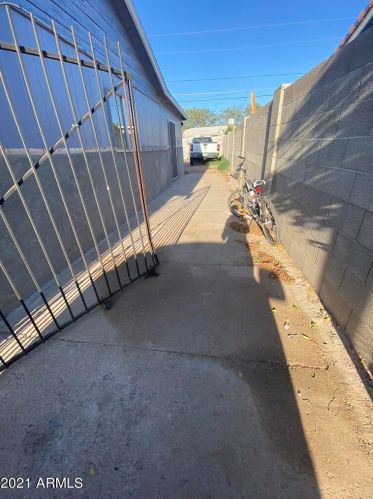 10245 18 Ave, Phoenix AZ 85007-2429 exterior