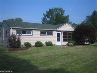 624 Simons Dr, Brunswick, OH 44212-2126