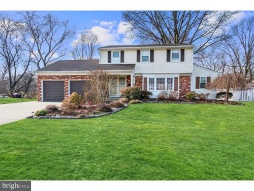 111 Erlington Dr, Riverton, NJ 08077-4318
