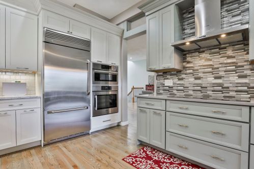 33 Hawthorne Vlg Rd, Nashua NH 03062-2274 exterior