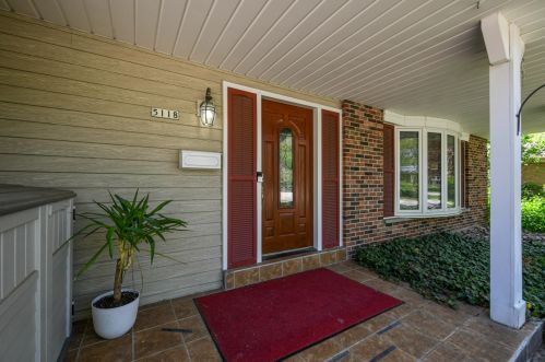 5118 Lilac Ln, Greendale, WI 53129-1951