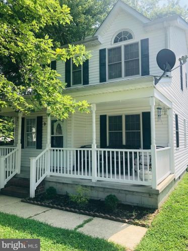 9 Walnut St, Magnolia, DE 19962-6201