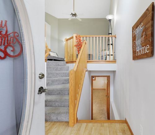 1327 132nd Ave, Minneapolis, MN 55434-4105
