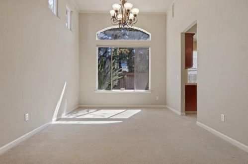 2044 Sugarbowl Way, Lodi CA  95242-4752 exterior