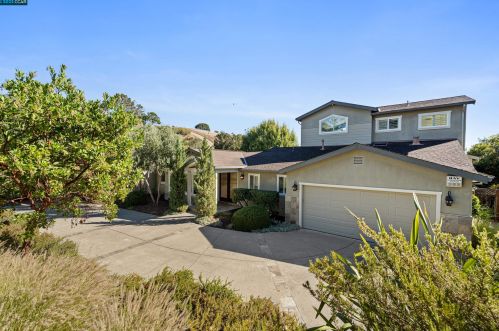 9 Bel Air Dr, Orinda, CA 94563-3221