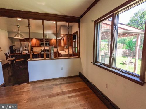 619 Davis Rd, Cheltenham PA  19012-1636 exterior