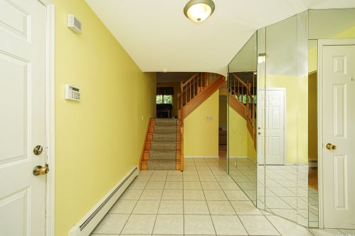 2 Autumn Dr, Mount Sinai NY  11766-2300 exterior