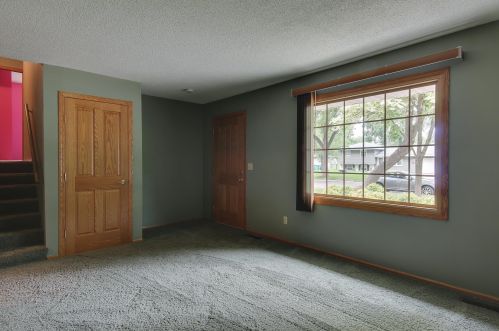 436 111th Ln, Minneapolis, MN 55448-3313