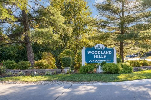34 Woodland Hills Dr, Newport, KY 41071-5462