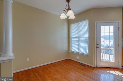 533 Legrace Ter, Leesburg VA  20176-1835 exterior