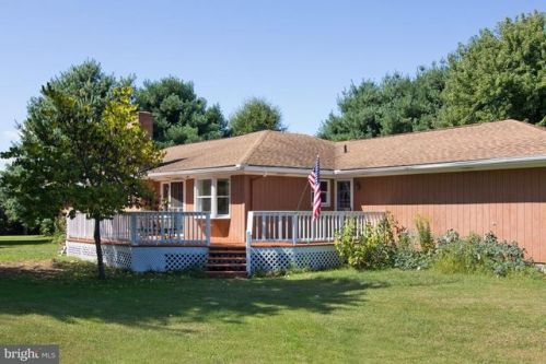 13036 Berlin Tpke, Lovettsville, VA 20180-3022