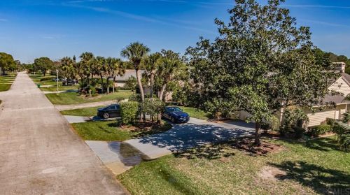 305 Mallard Ln, Daytona Beach FL 32119-8719 exterior