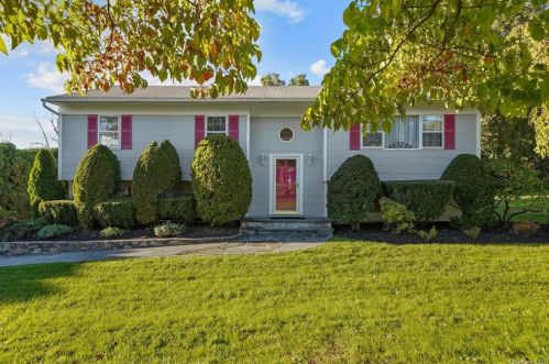 53 Concordia Rd, Mahopac, NY 10541-1227