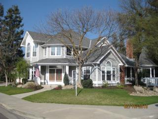 7173 Gilroy Ave, Fresno, CA 93722-3425