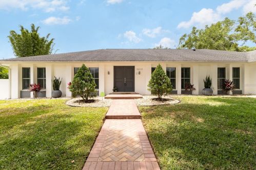 1800 King Arthur Cir, Maitland, FL 32751-5822