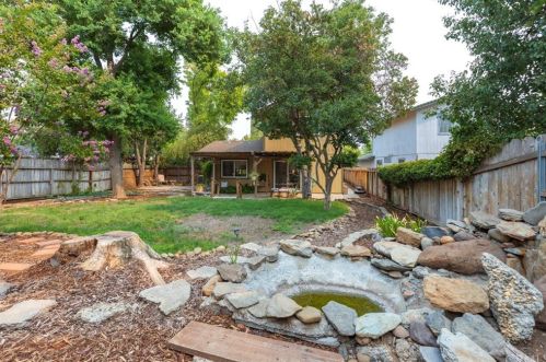 6 Mckinley Ln, Chico CA  95973-7848 exterior