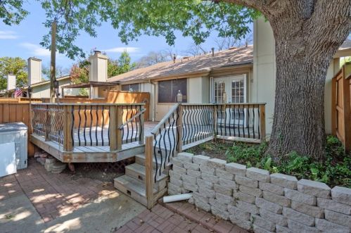 1415 Braker Ln, Austin TX  78758-3701 exterior