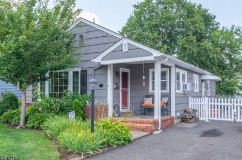 71 Fairchild Ave, Greystone Park, NJ 07950-1727