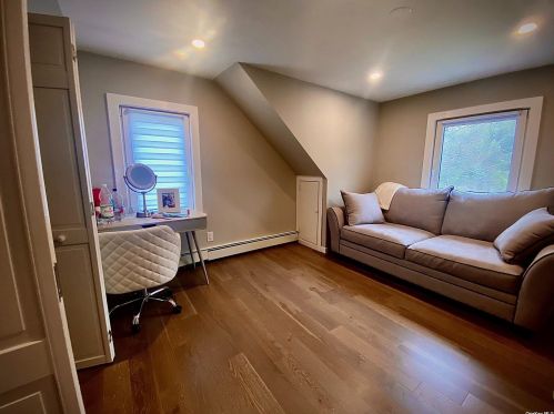 116 Kramer Dr, North Lindenhurst NY  11757-5406 exterior