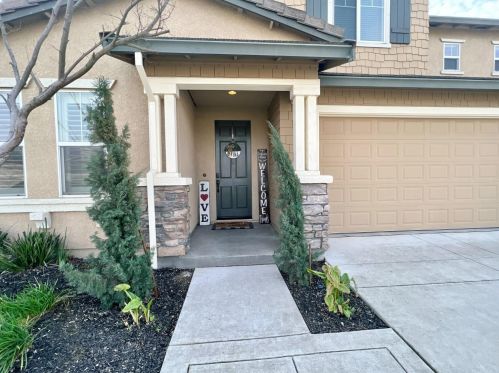 2504 Kodiak Dr, Modesto CA  95355-7957 exterior