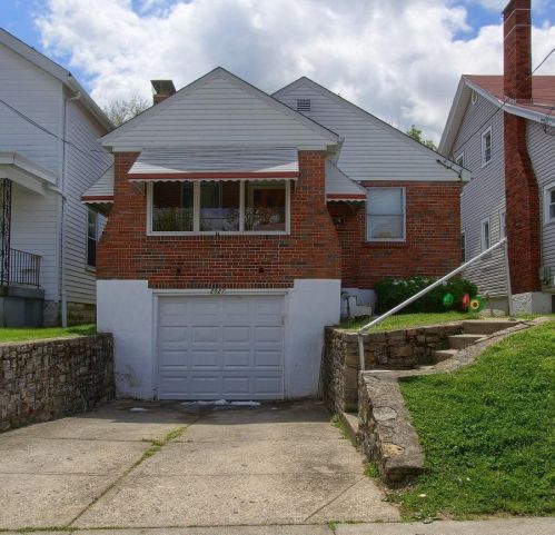 2027 Dale Rd, Cincinnati, OH 45212-1047