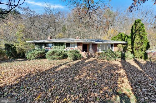 808 Suedberg Rd, Lincoln Colliery, PA 17963-8845