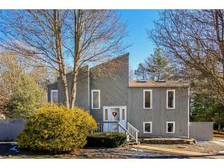 8 Birchwood Ln, Coventry, RI 02816-7902