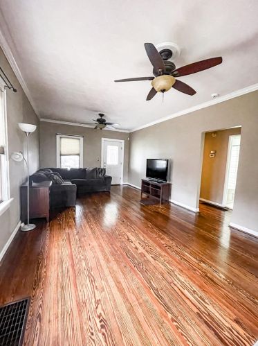 3902 Hanley Rd, Cincinnati, OH 45247-5045