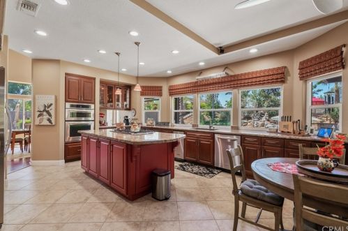 732 Buckingham Dr, Redlands CA  92374-6421 exterior