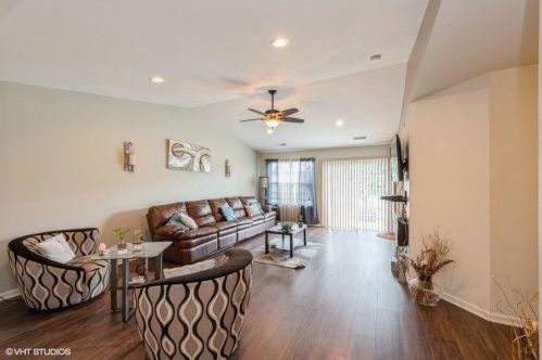 1210 84th Ln, Gary, IN 46410-6635