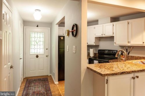 2186 Whisperwood Glen Ln, Herndon VA  20191-4146 exterior