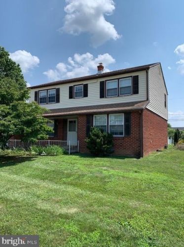 9 Yeates Dr, New Castle, DE 19720-3229